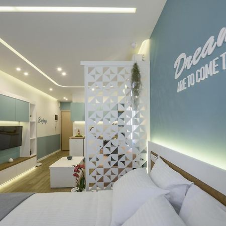 Τhe Half Root Suite In The Heart Of City Center Tesalónica Exterior foto
