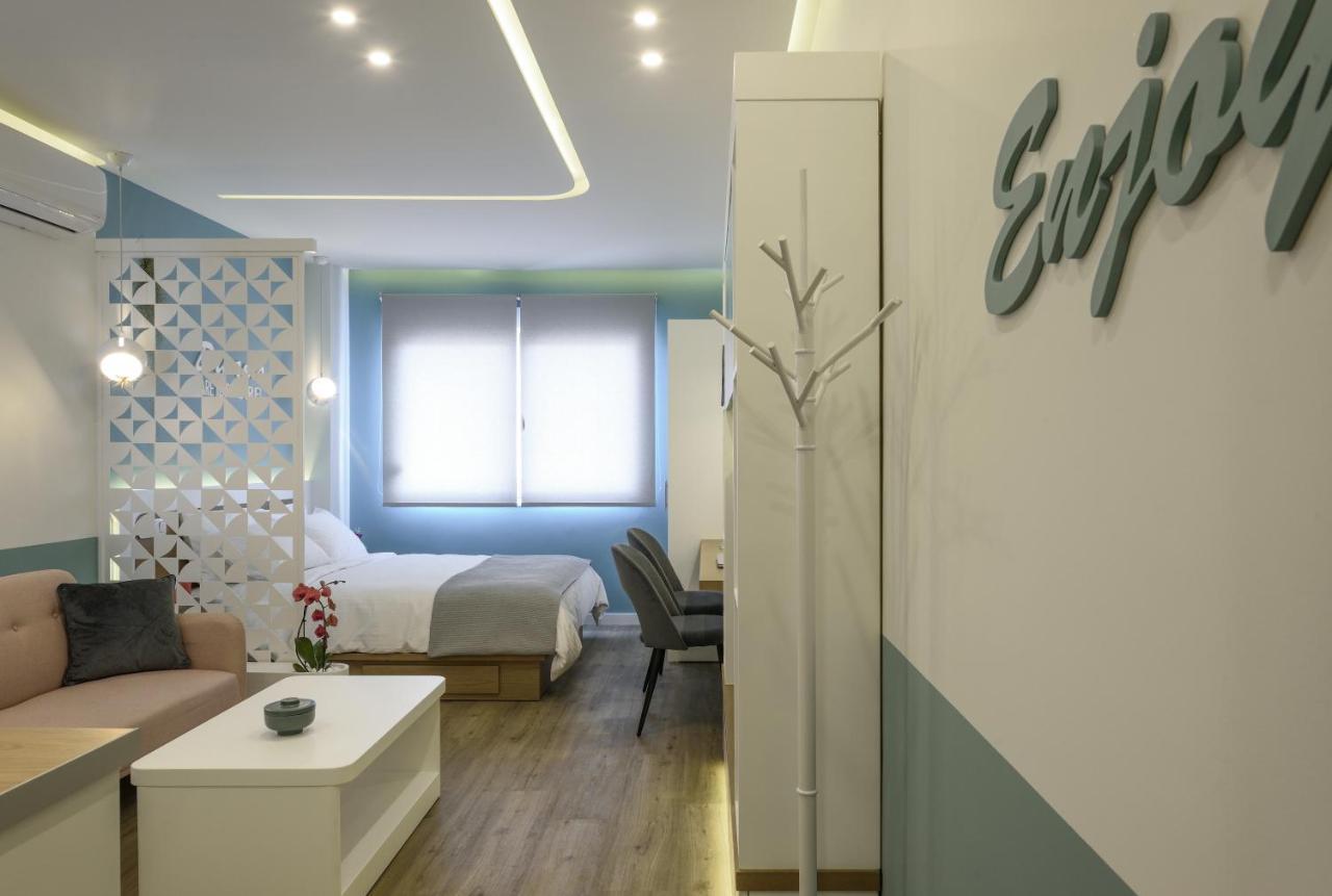 Τhe Half Root Suite In The Heart Of City Center Tesalónica Exterior foto